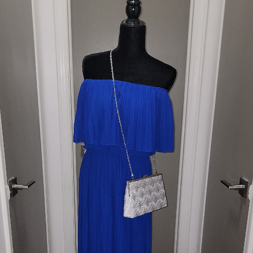 Chic Royal Blue Off-Shoulder Maxi Dress
